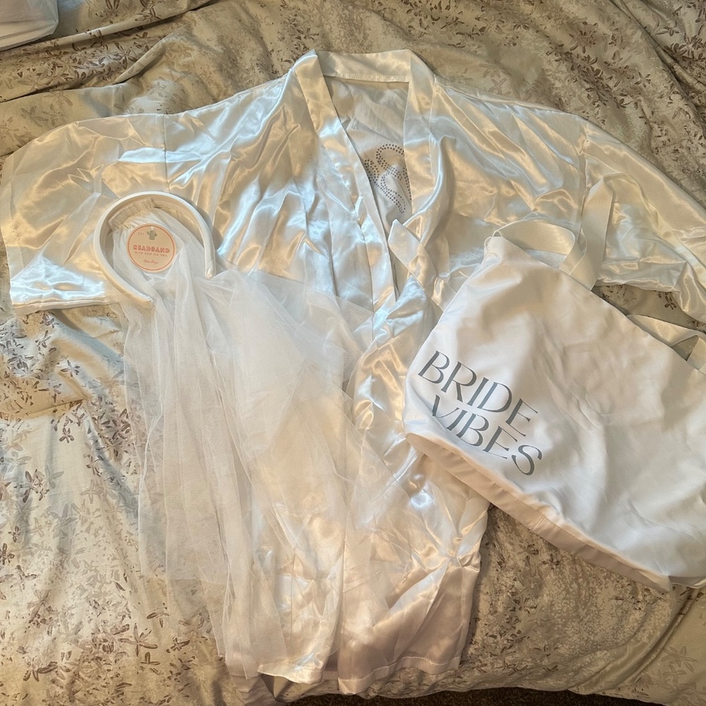 BRIDE BUNDLE with "Bride Vibes” tote bag, Bride Robe and Headband Veil